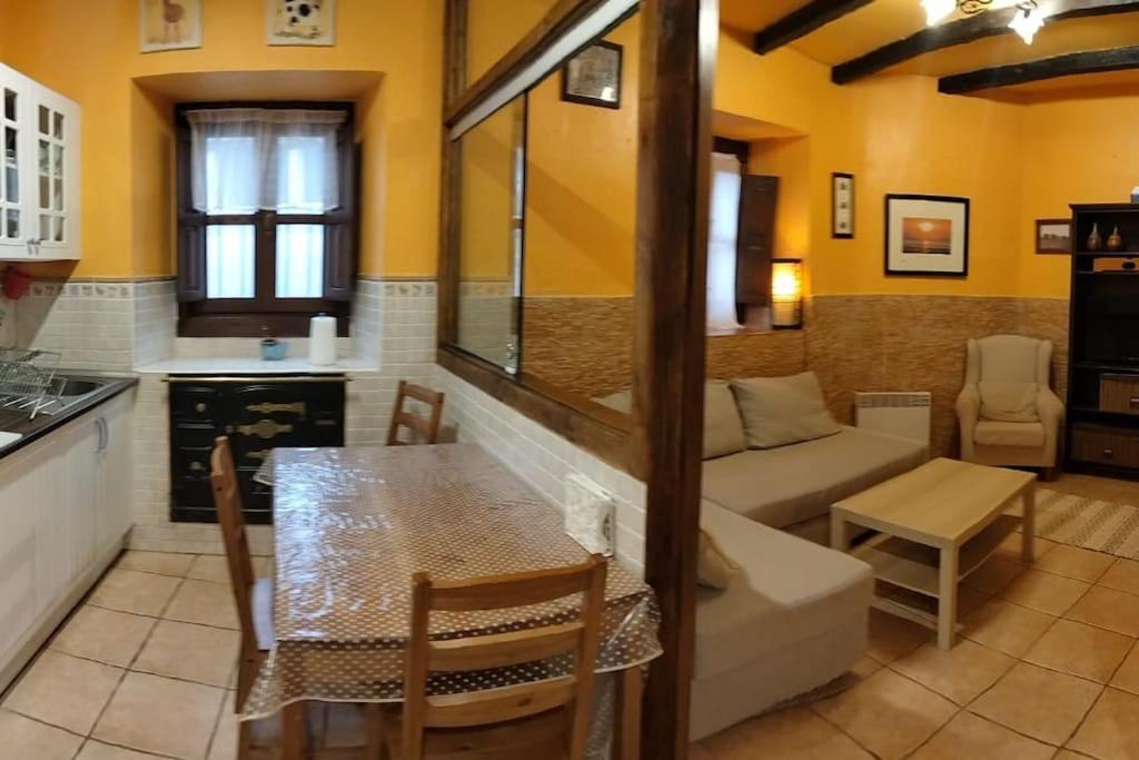 Villa La Casina Roja - Santolaya De Cabranes à Arboleya Extérieur photo